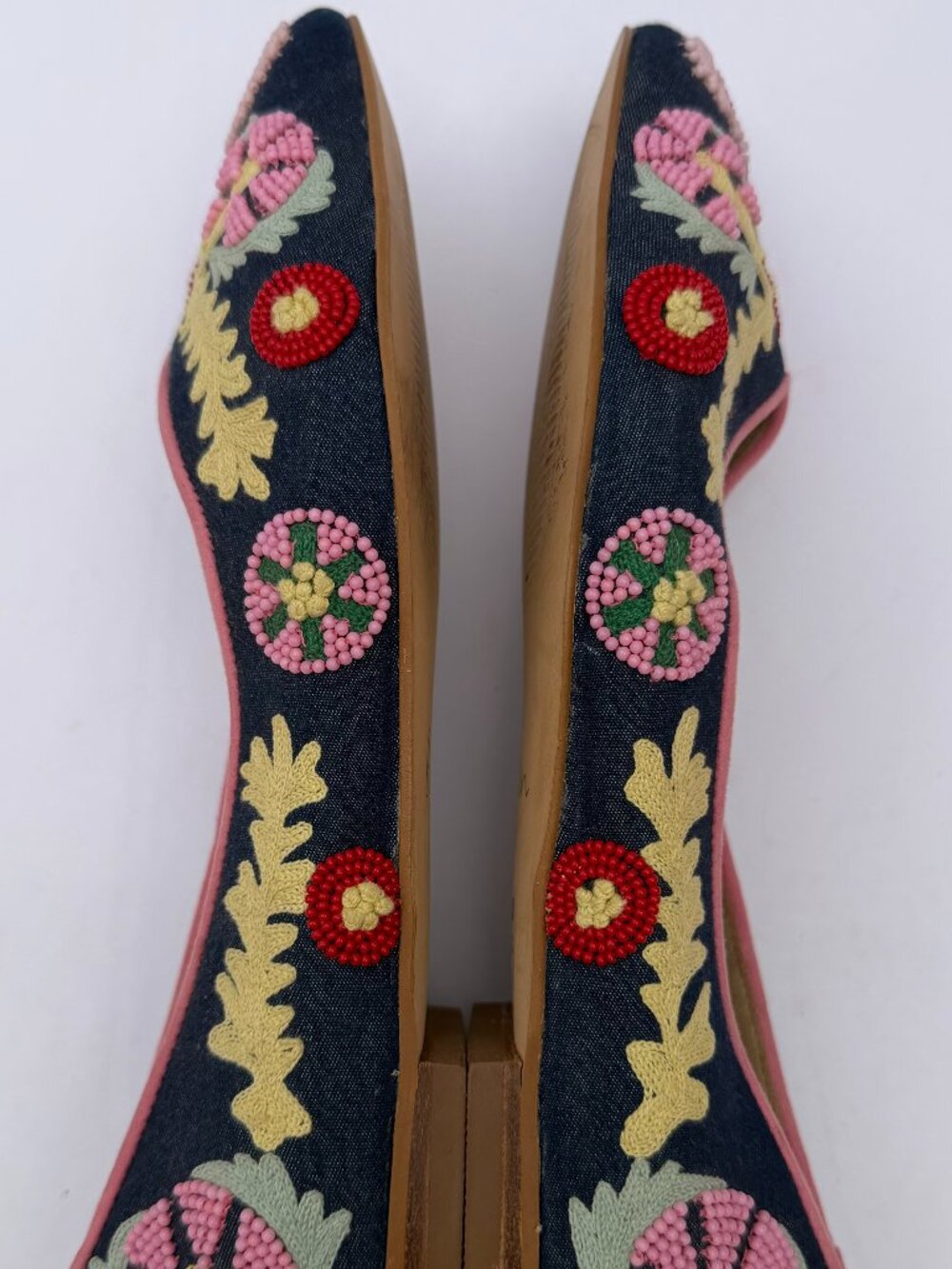 Boden Beaded Embroidered Denim Pointed Toe Flats EU 39 US 8.5 Floral Blue Pink - Picture 3 of 8